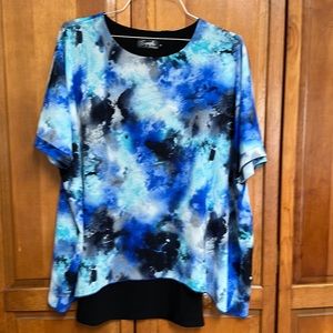 Sympli Tunic with attached black tank.  Size 2.